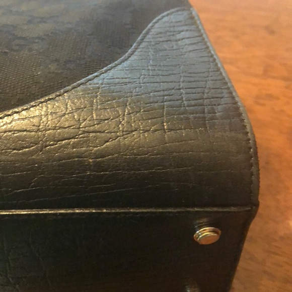 Authentic Gucci satchel - Picture 6 of 8